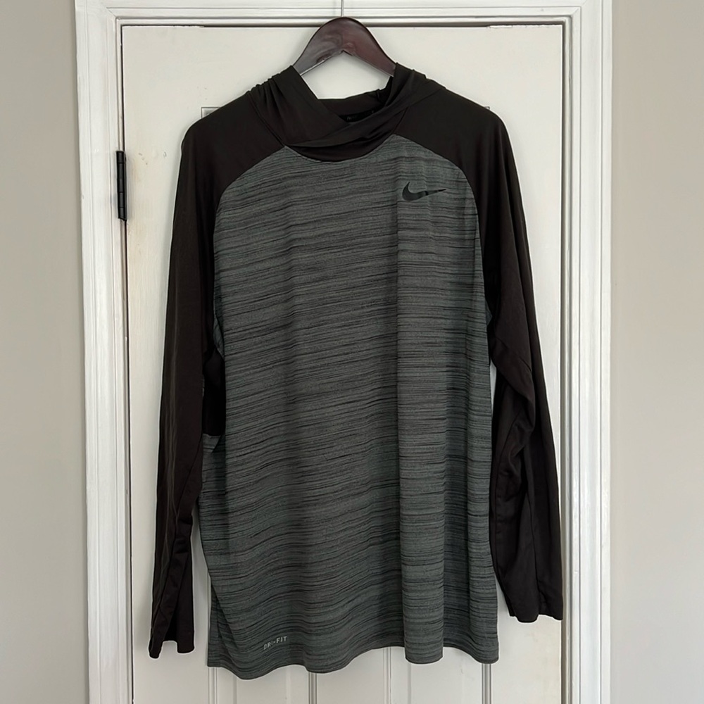 Men’s Nike Dri-Fit Heathered Grey Long Sleeve Hooded Pullover Shirt